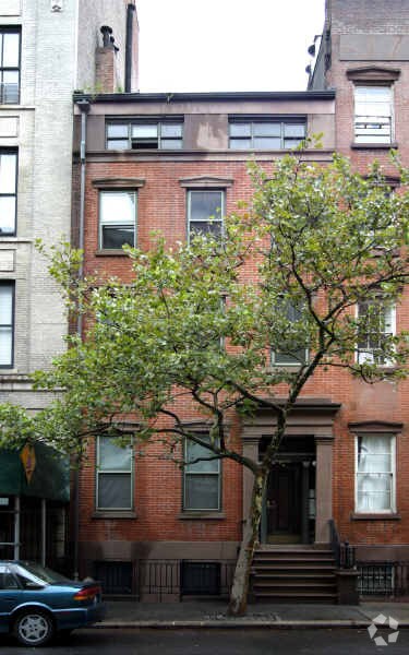 Primary Photo - 335 W 11th St