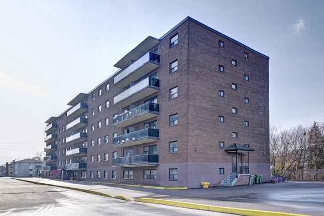 Building Photo - 85 & 89 Willow Road Apartments