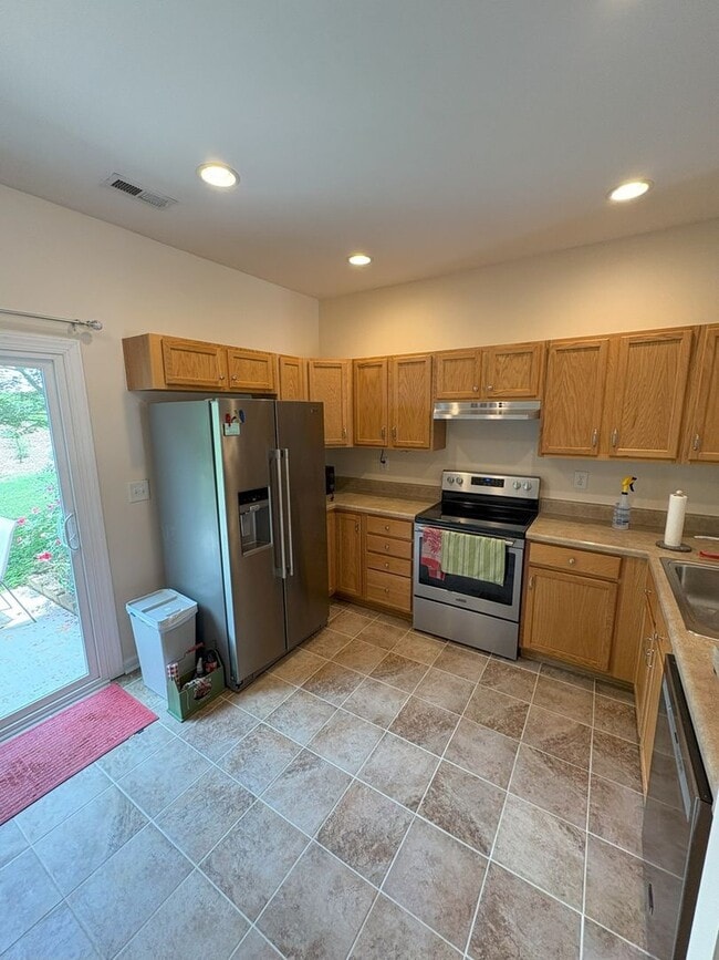 Building Photo - Centrally located Townhouse in Charlotte