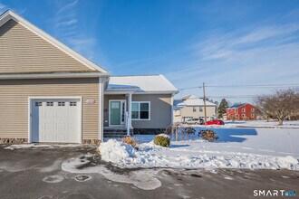 Building Photo - 137 Knowles Ave