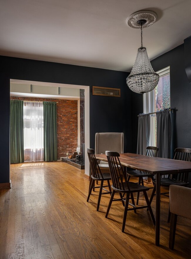 Building Photo - Stunning Union Hill Brownstone with Modern...