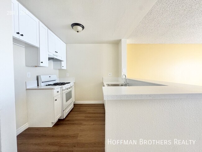 Foto del edificio - 9233 Van Nuys Blvd