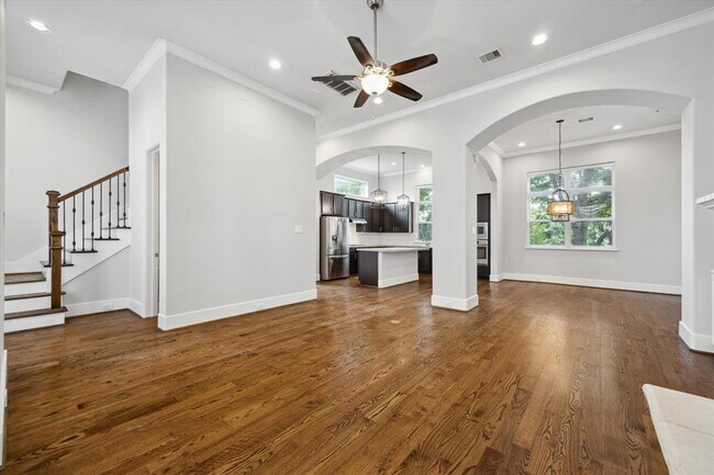 Foto del edificio - 5644 Larkin St