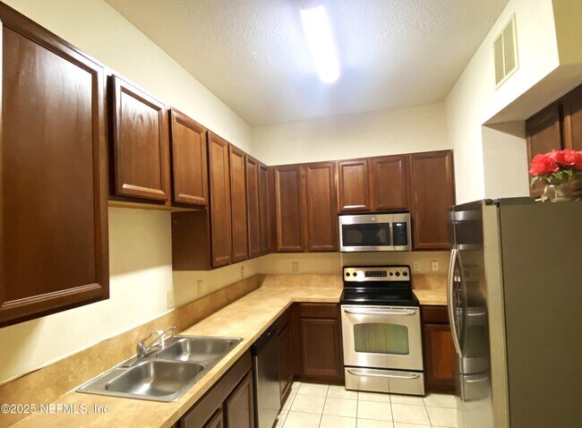 Foto del edificio - 9410 Osprey Branch Trail