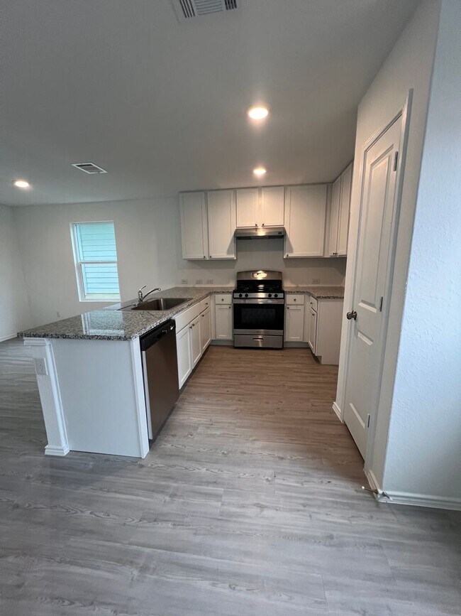 Building Photo - Morgans Heights