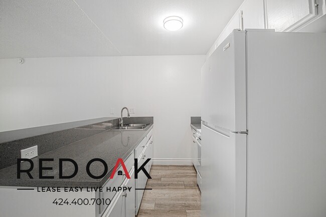 Foto del edificio - 706 McDonald Ave