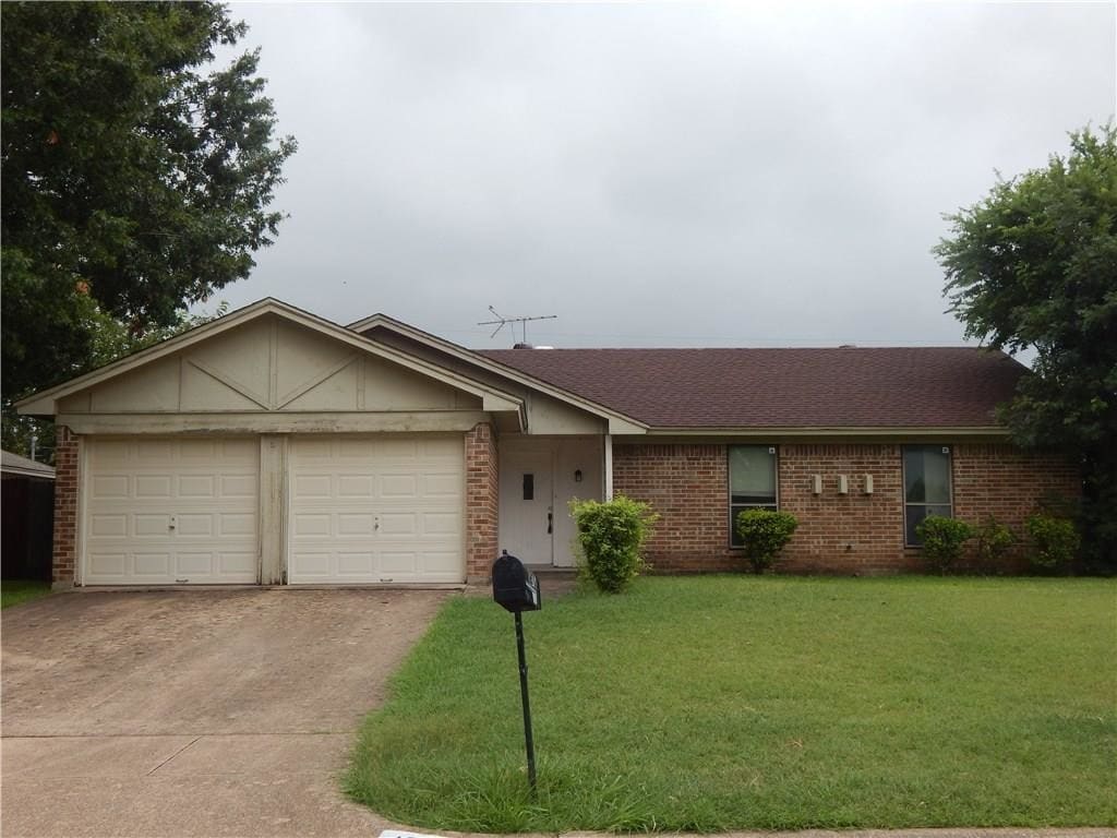 1812 Prince Dr, Benbrook, TX 76126 House for Rent in Benbrook, TX