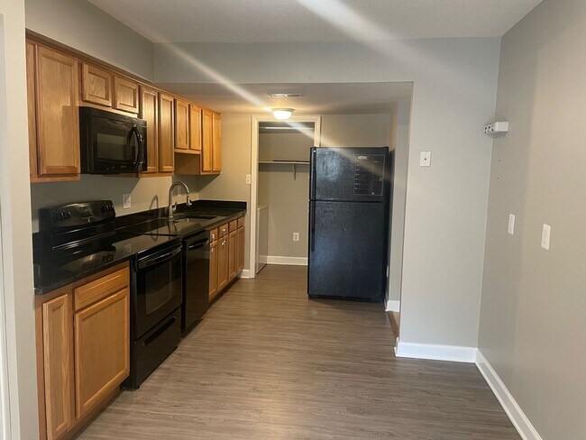 Building Photo - Nice 3Bd/2.5Bth TH in Frederick!!