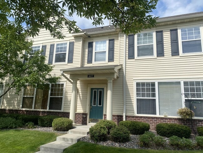 Building Photo - 6637 Lamplight Dr