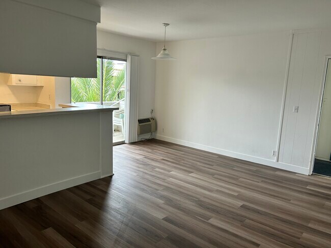 Foto del edificio - 1184 W 30th St