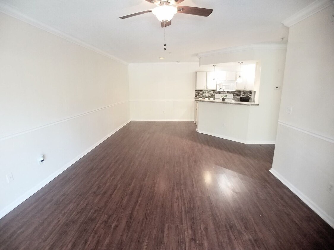 Primary Photo - Beautiful 1/1 Wood Floors Condo for Rent c...