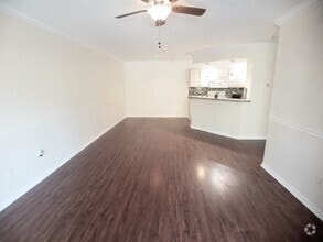 Building Photo - 802 Crest Pines Dr