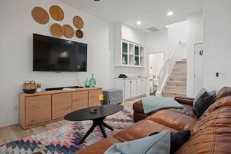 Building Photo - 1460 Canvas Dr
