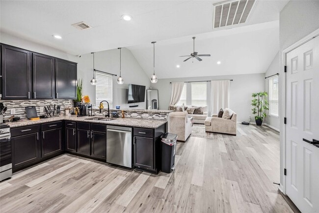 Building Photo - 14702 Meadow Acre Trl