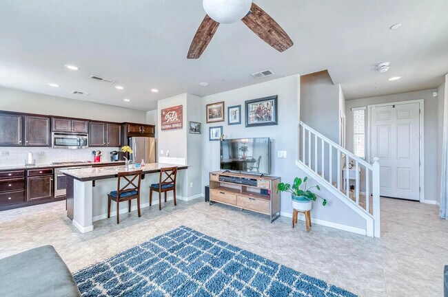 Building Photo - 1389 Aristocracy Way