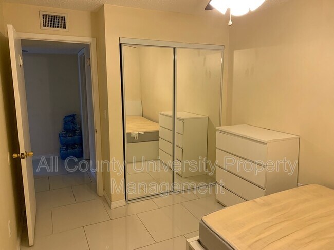 Foto del edificio - 2601 SW Archer Rd