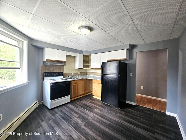 Foto del edificio - 112-114 N Valley Ave
