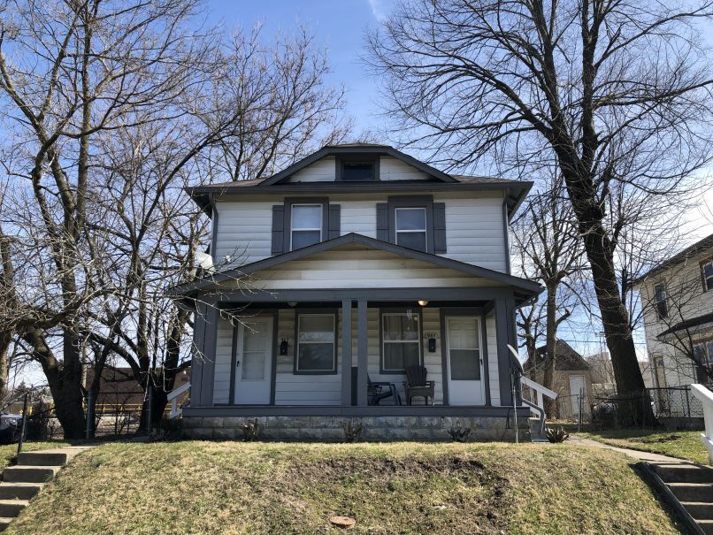 Primary Photo - 939 N Gladstone Ave