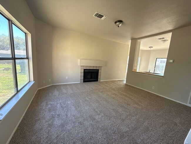 Foto del edificio - 8437 Forest Ridge Dr