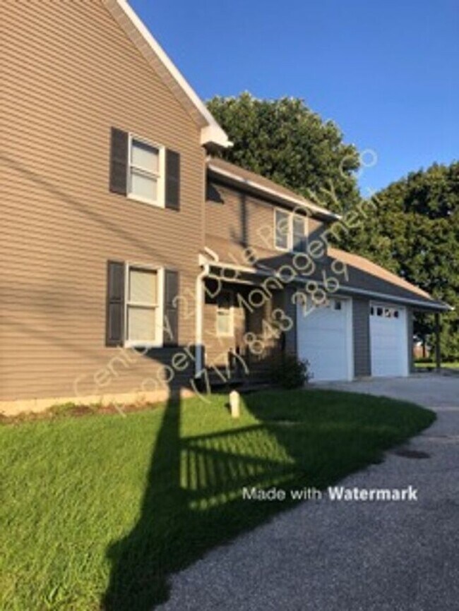 Building Photo - 3 BR, 2.5 Bath in Eastern School District