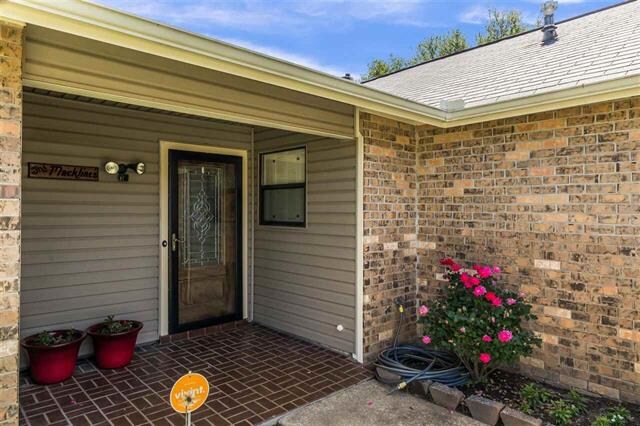 Building Photo - 405 Windsor Dr