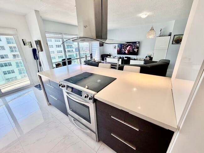 Building Photo - 3410 Galt Ocean Dr
