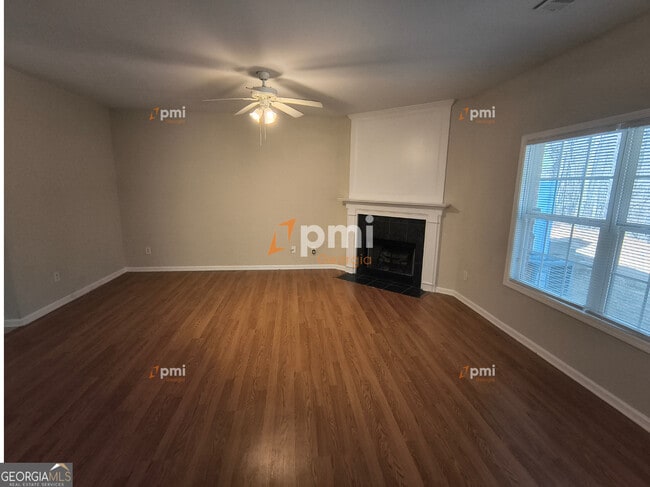 Foto del edificio - 306 Creek Manor Way