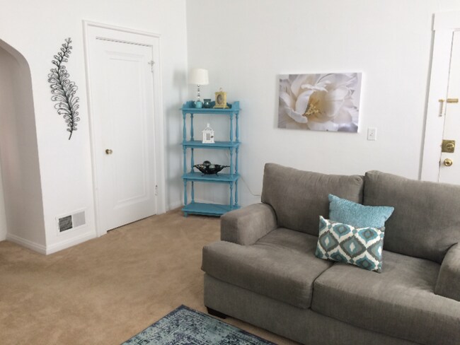 Foto del edificio - 1532 Burney Ln