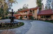 Foto principal - Spacious 5-Bedroom Home for Rent in Prime ...