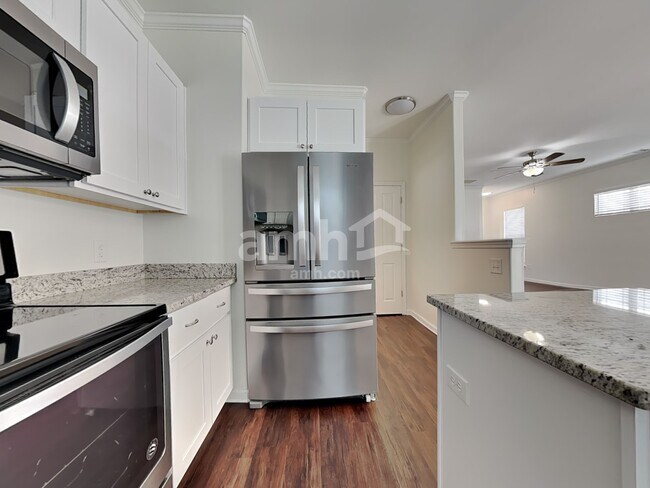 Foto del edificio - 625 Summer Hill Way