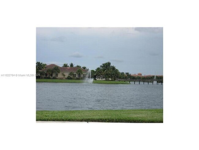 Foto del edificio - 2544 Centergate Dr