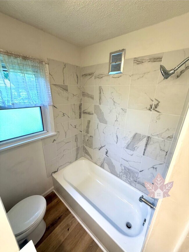 Foto del edificio - Charming 3-Bedroom Rental, Newly Updated! ...