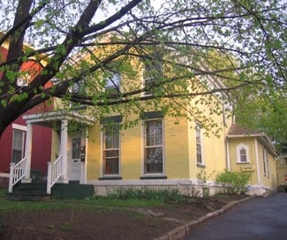 Building Photo - 46 Alexander St