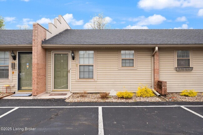 Foto del edificio - 708 Victoria Ct