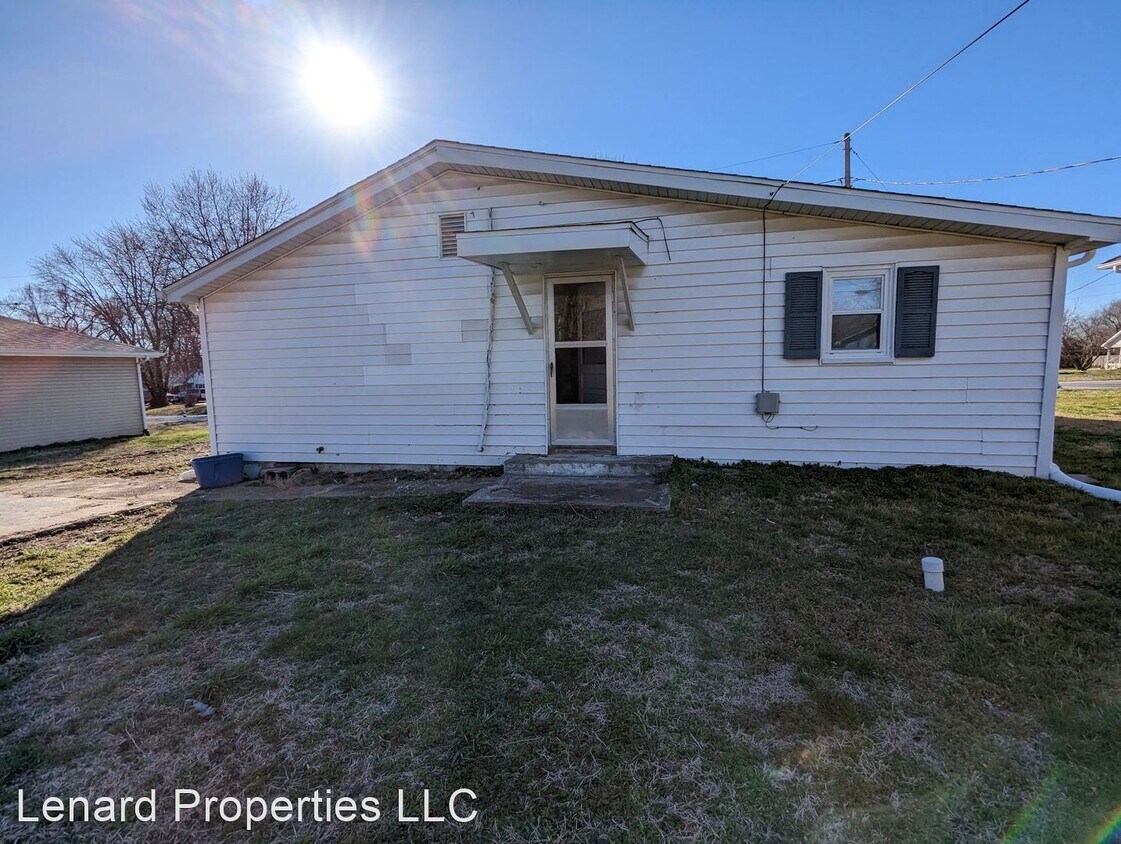 Primary Photo - 2 br, 1 bath House - 446 North Claud
