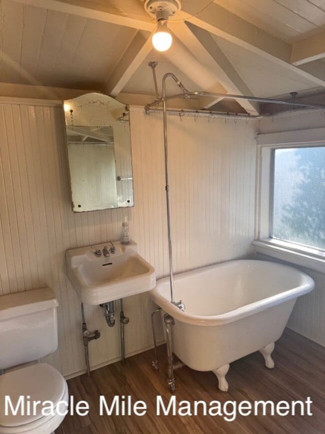 Photo - library Apartments