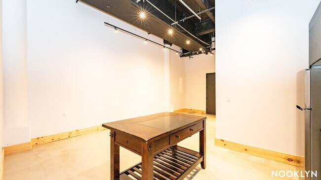 Foto del edificio - 255 18th St