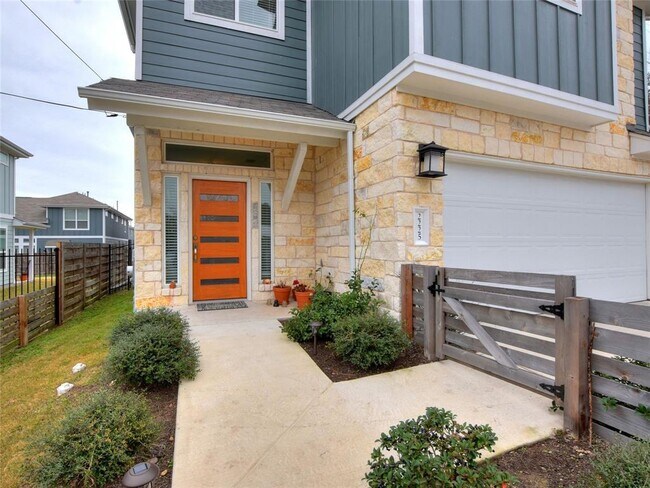 Foto del edificio - 2225 Maxwell Ln