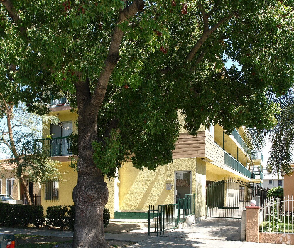 Foto del edificio - 558 N Alexandria Ave