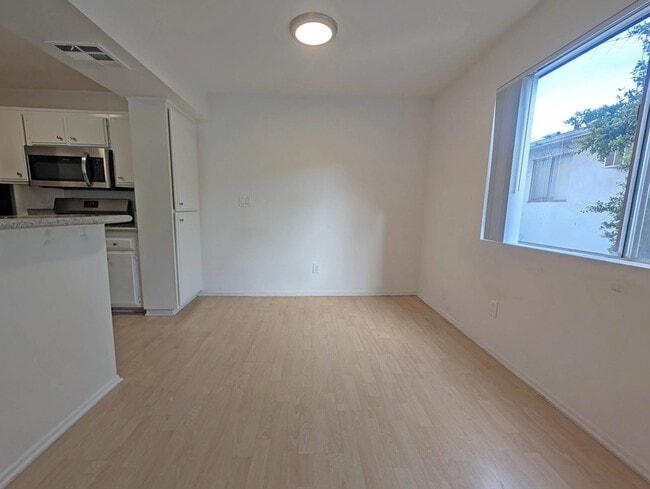 Building Photo - 4303 Cedros Ave