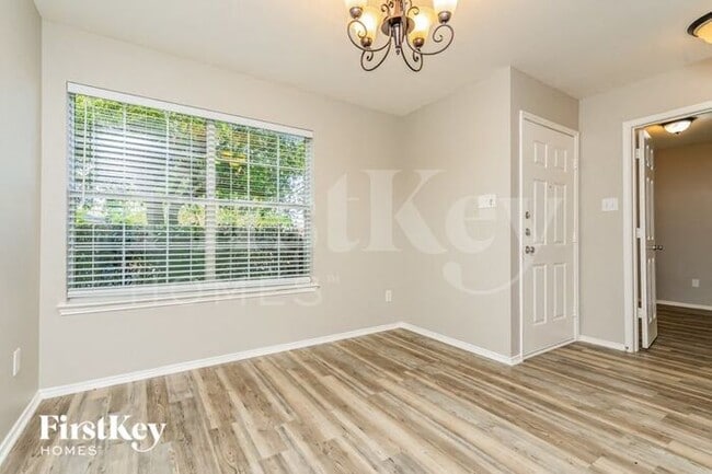Building Photo - 2109 Chisolm Trl