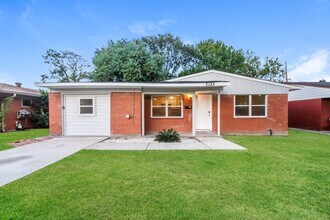 Building Photo - 2125 Dewberry Ln