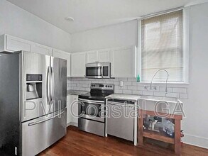 Building Photo - 1012 E Park Ave