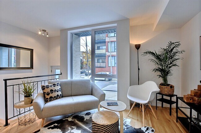 Photo du bâtiment - 805 Rue De Castelnau E