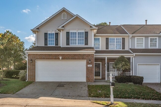 Building Photo - Fenced yard 4 bedroom townhouse in North R...