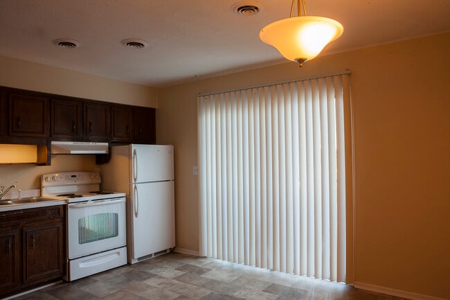 Kitchen - 1805 King College Rd