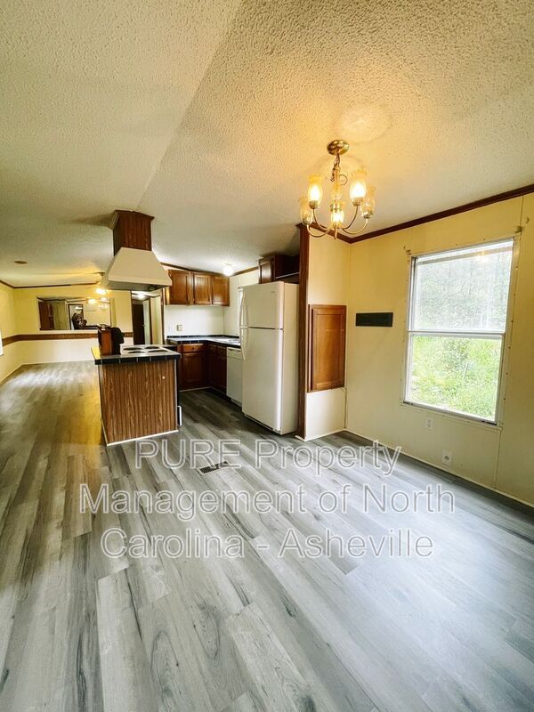 Building Photo - 61 Page Dr