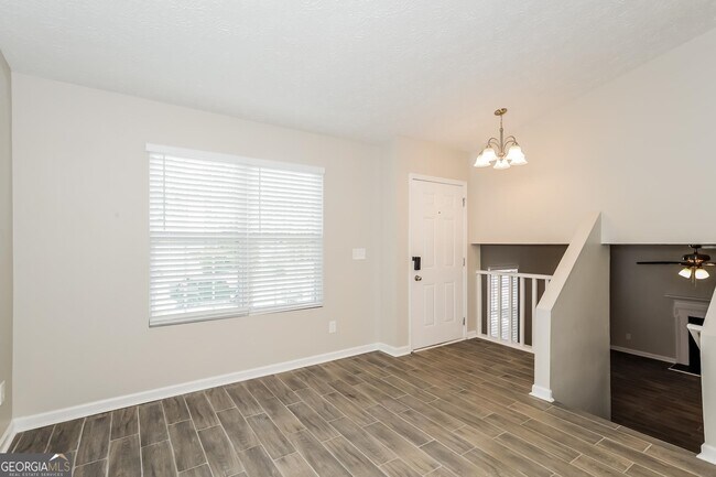 Foto del edificio - 2970 Deleher Ct SE