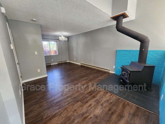 Building Photo - 903 Sir Galahad Dr