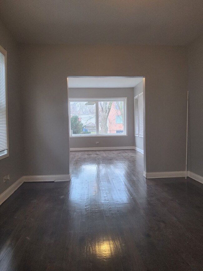 Building Photo - 2024 Special: Refunded Application Fees! S...